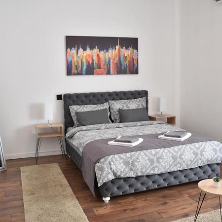 Apartment In Belgrade With Small Parking Space Belgrado Exterior foto