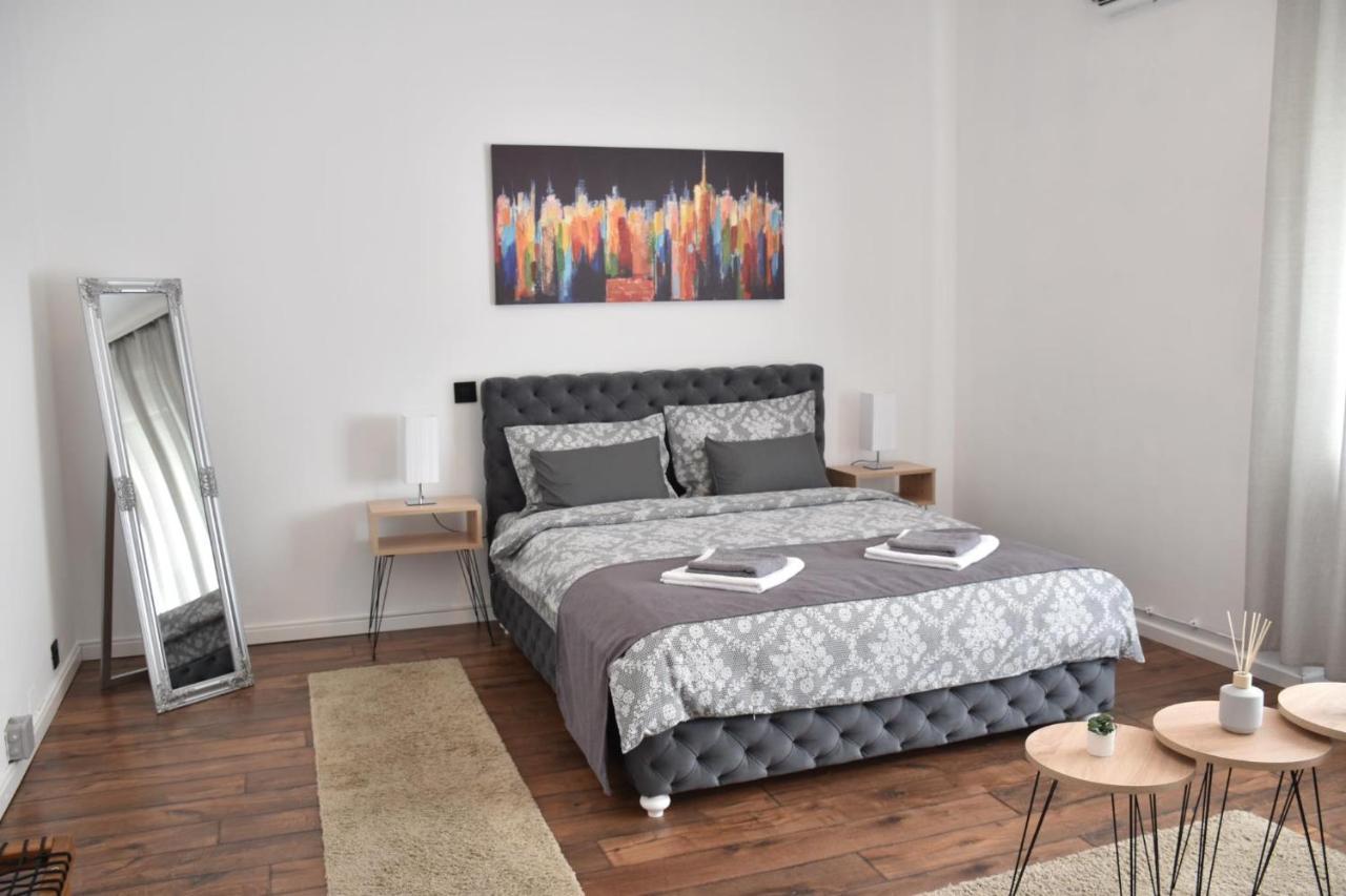 Apartment In Belgrade With Small Parking Space Belgrado Exterior foto
